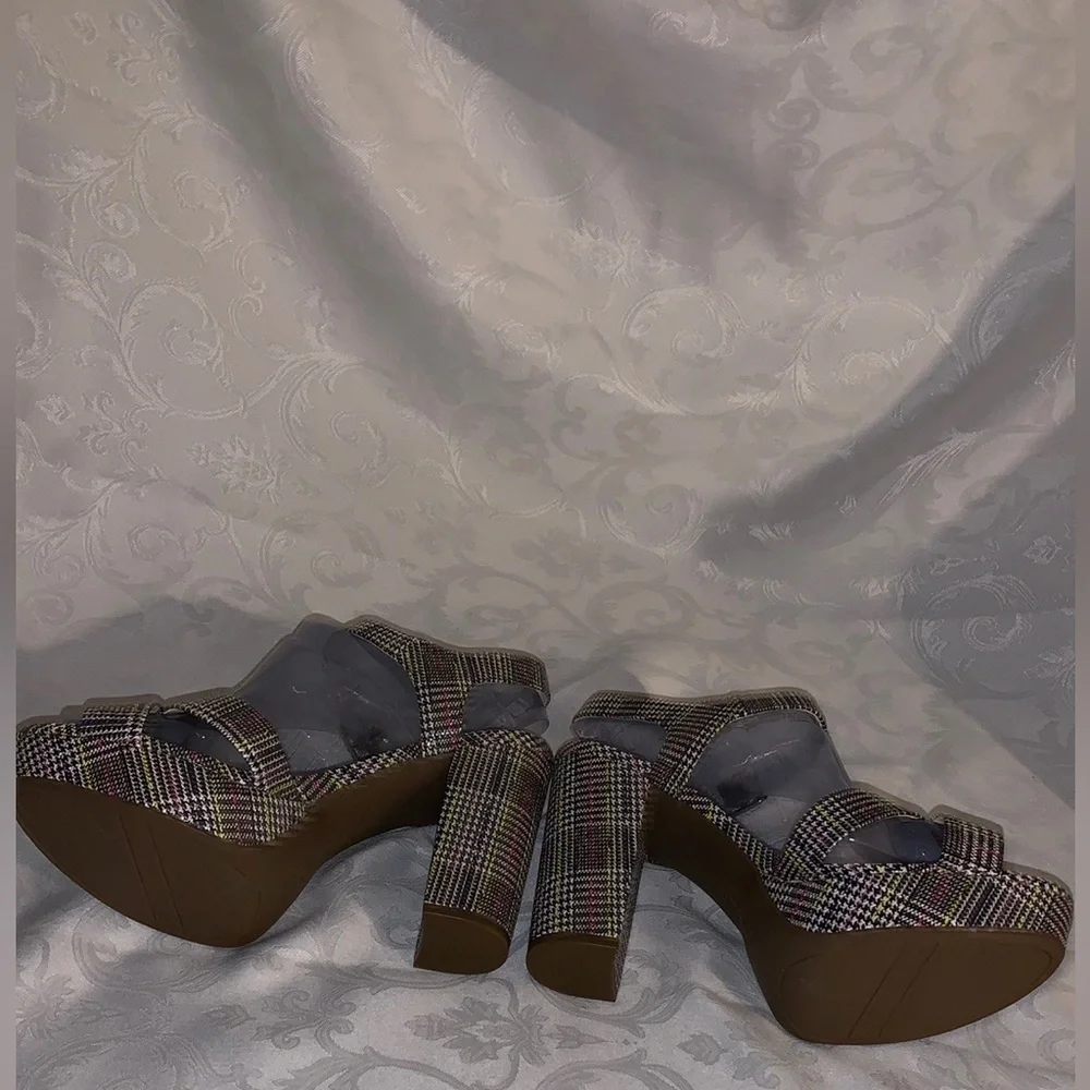 Anne Klein plaid platform shoes size 9M
